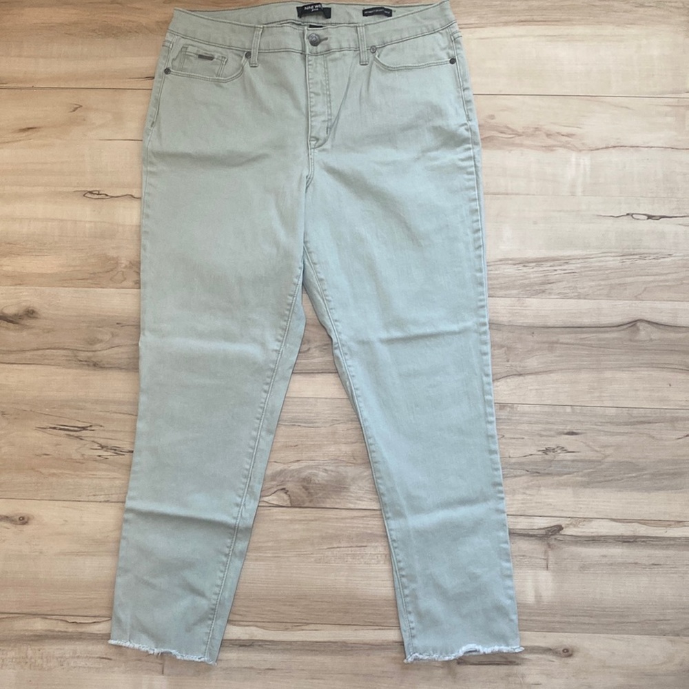 Nine West Jeans Womens Size 14. Gramercy Skinny Ankle with Raw Hems.